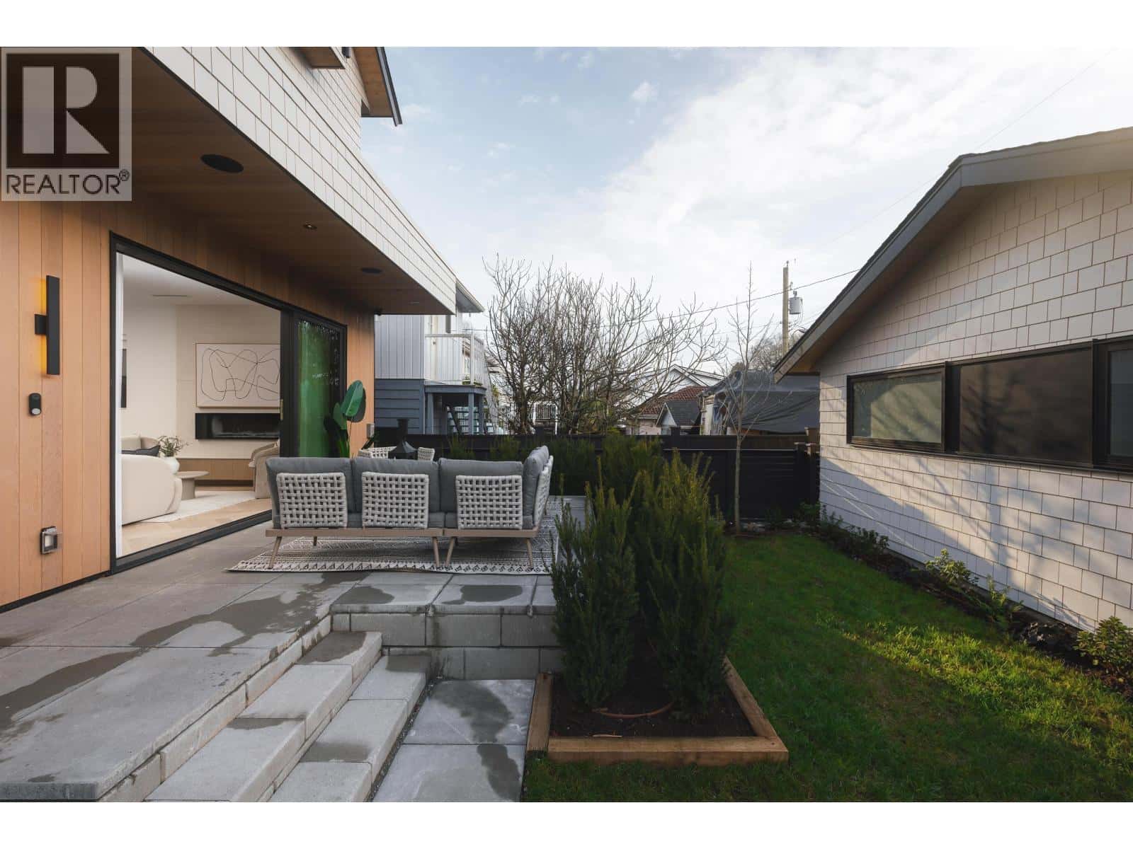 2 58 E 40TH AVENUE — Vancouver, British Columbia - Photo 5 of 32