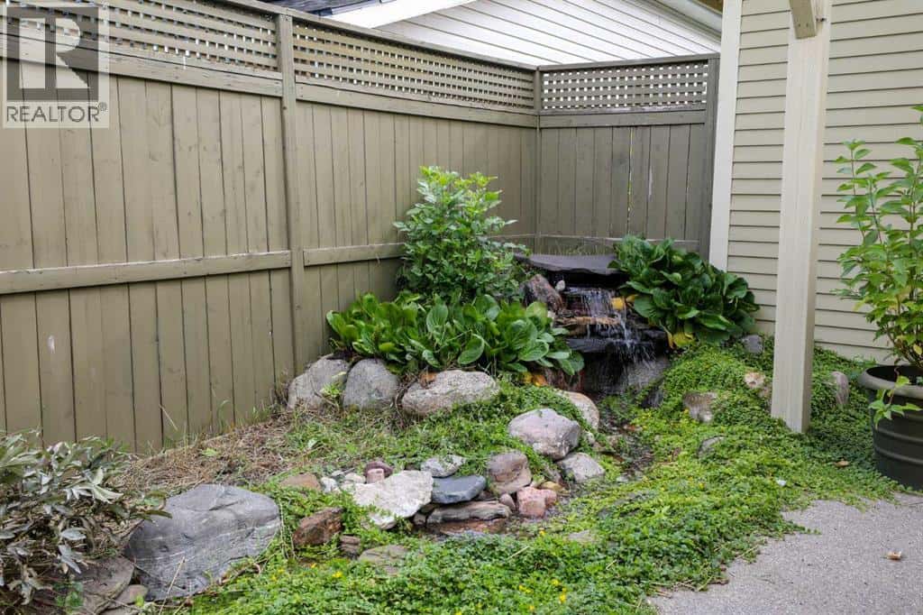 72 Broadway S — Raymond, Alberta - Photo 5 of 50