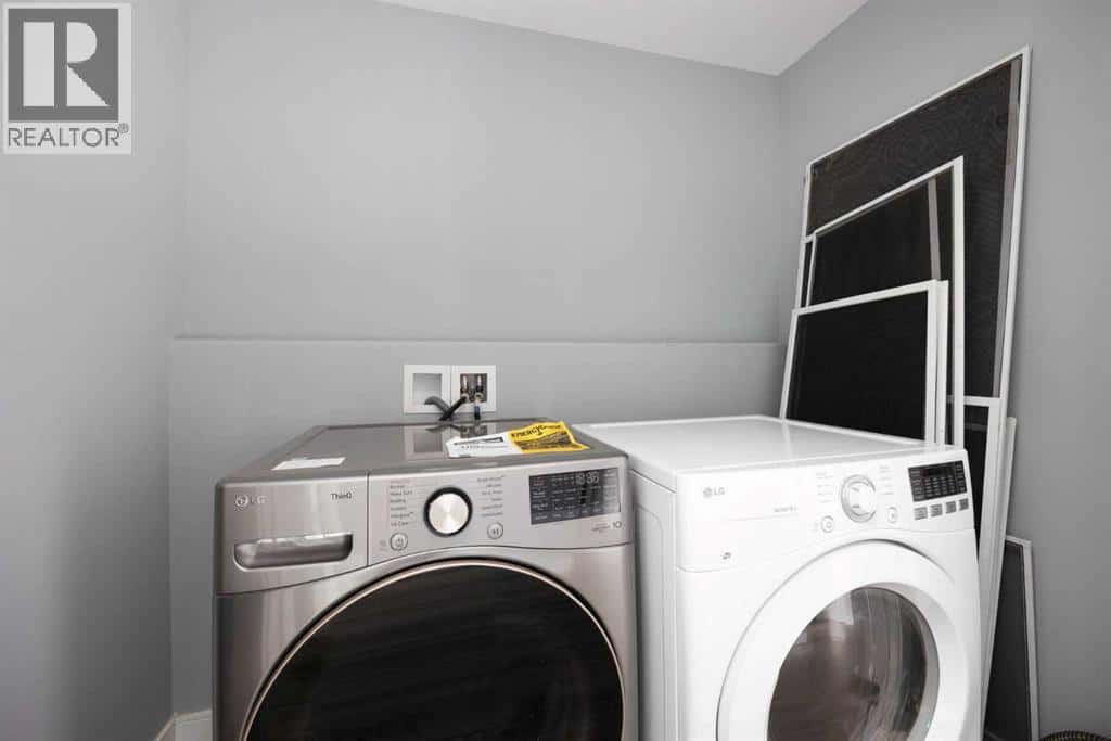 Fort McMurray — Fort McMurray - Photo 3 of 48