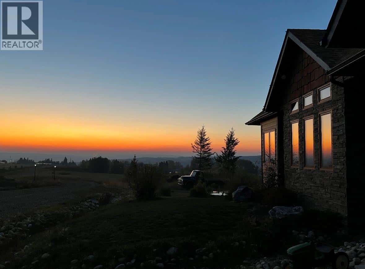 8142 219 Road — Dawson Creek, British Columbia - Photo 2 of 39