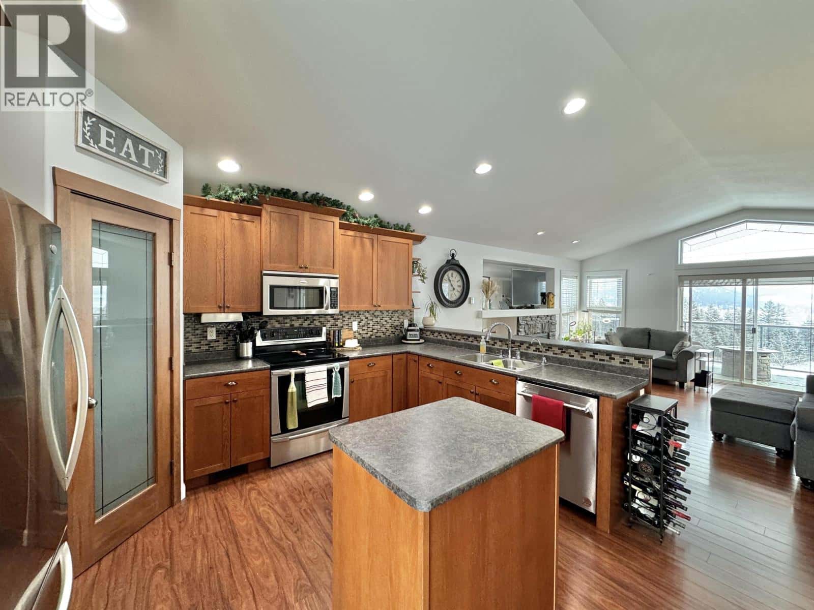 341 FOSTER WAY — Williams Lake, British Columbia - Photo 3 of 26