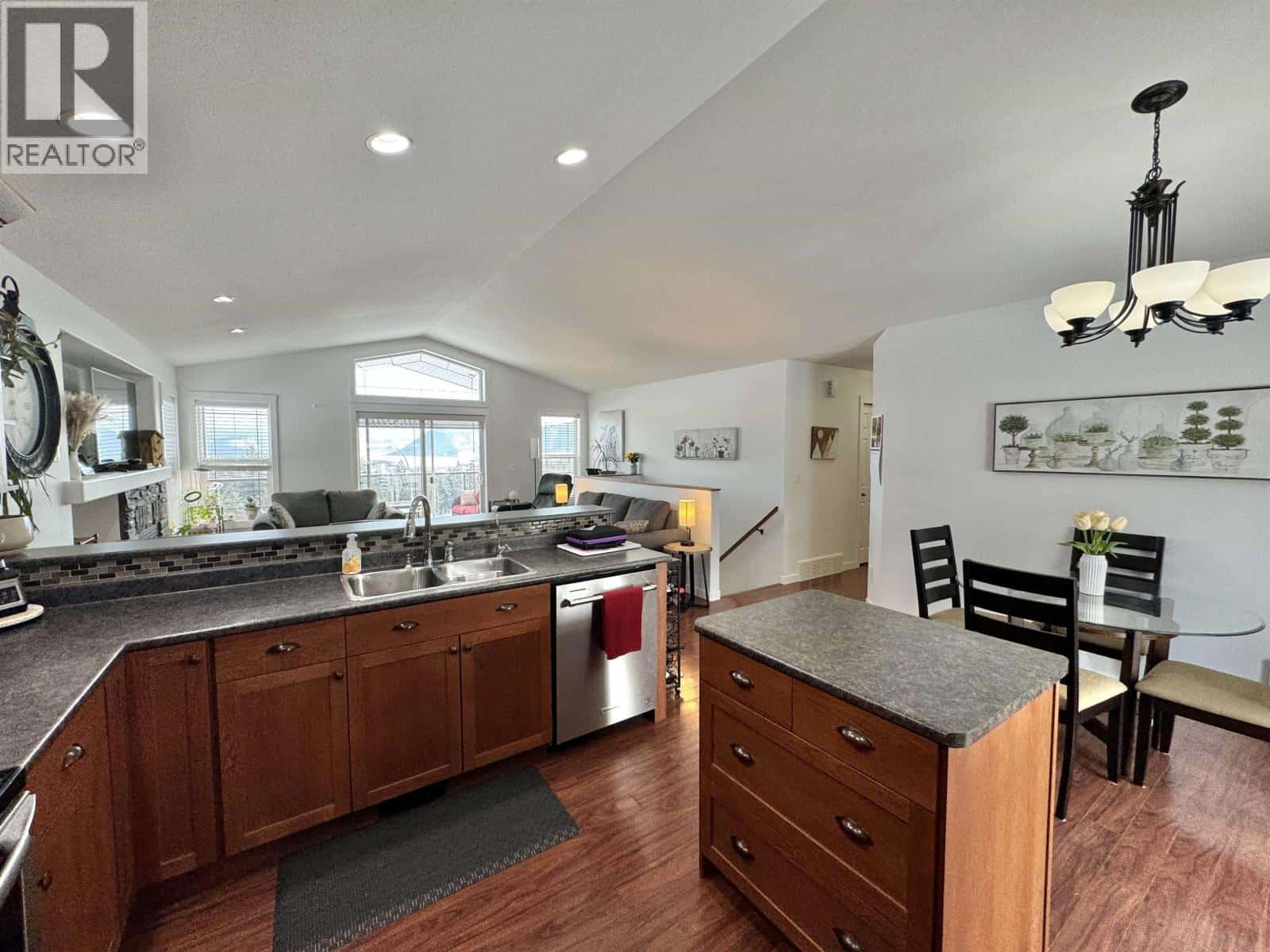 341 FOSTER WAY — Williams Lake, British Columbia - Photo 5 of 26