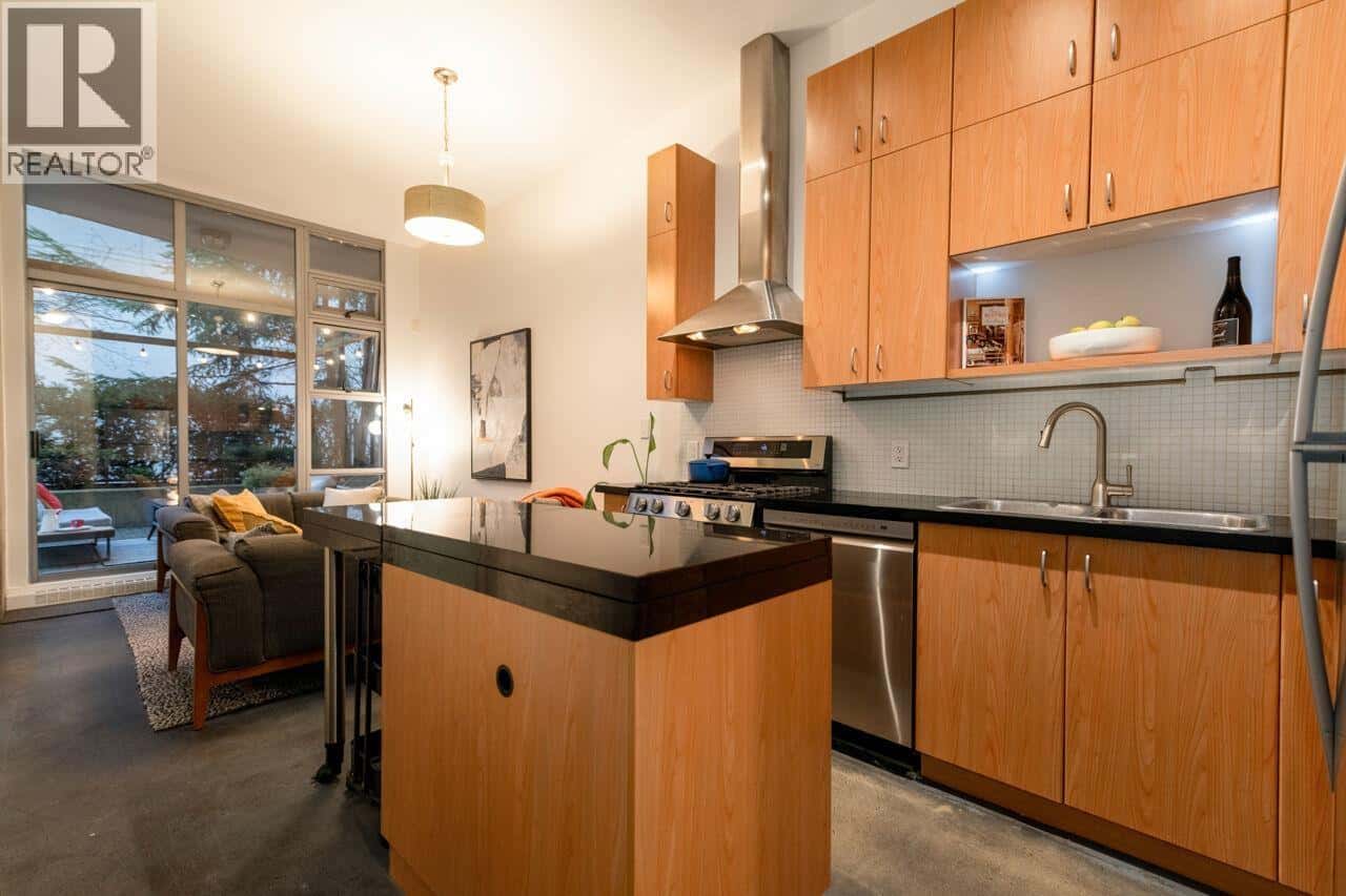 101 2635 PRINCE EDWARD STREET — Vancouver, British Columbia - Photo 3 of 26