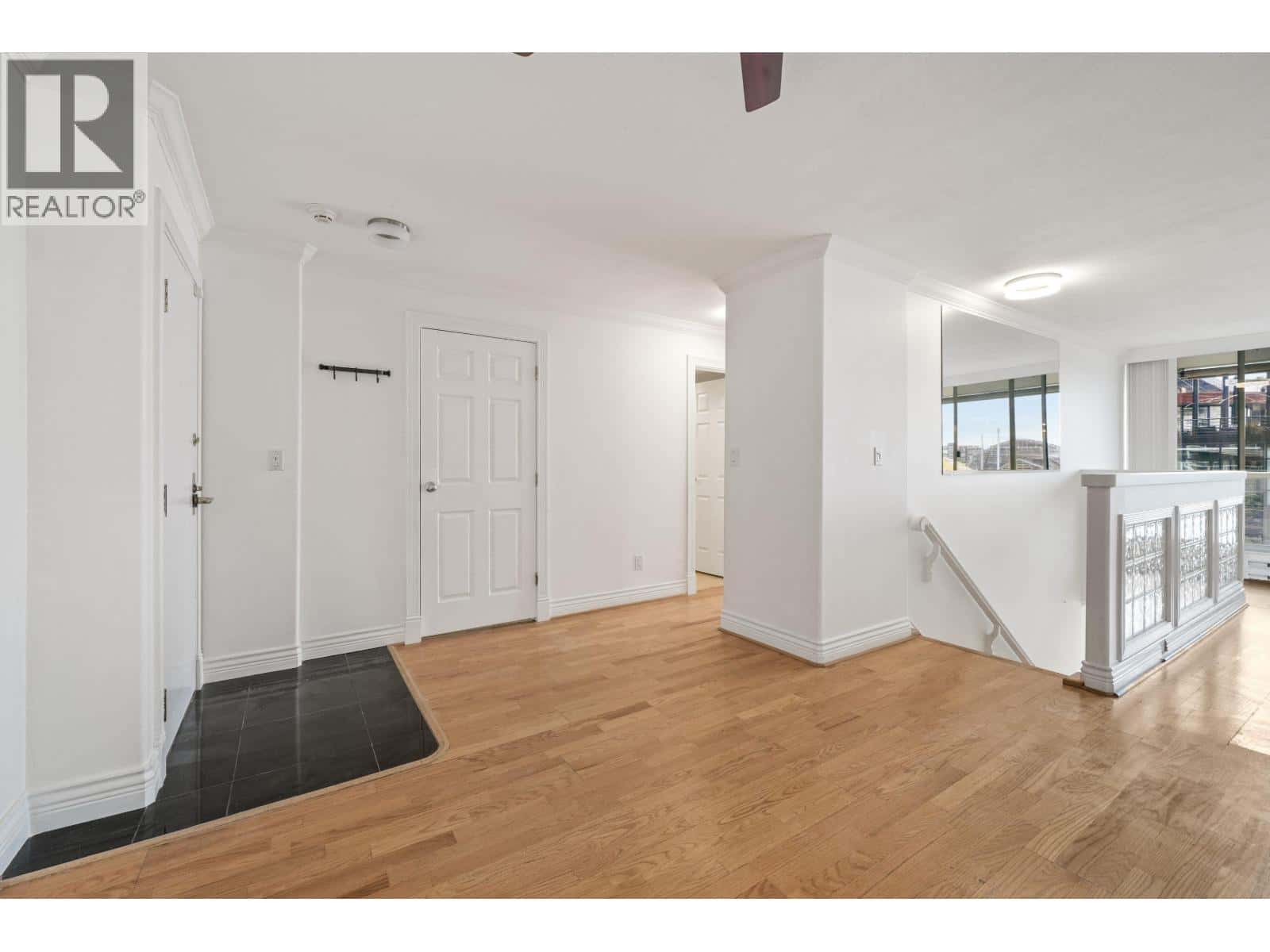 205 1600 HOWE STREET — Vancouver, British Columbia - Photo 3 of 31