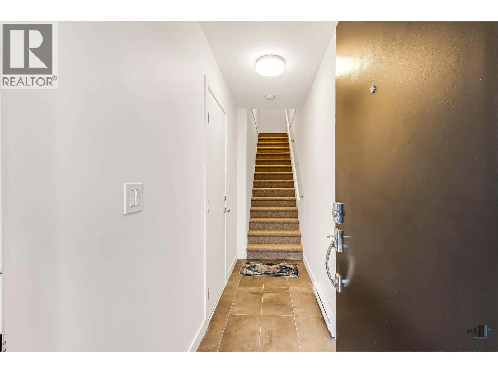 18 4408 CORMORANT WAY — Tsawwassen, British Columbia - Photo 3 of 38