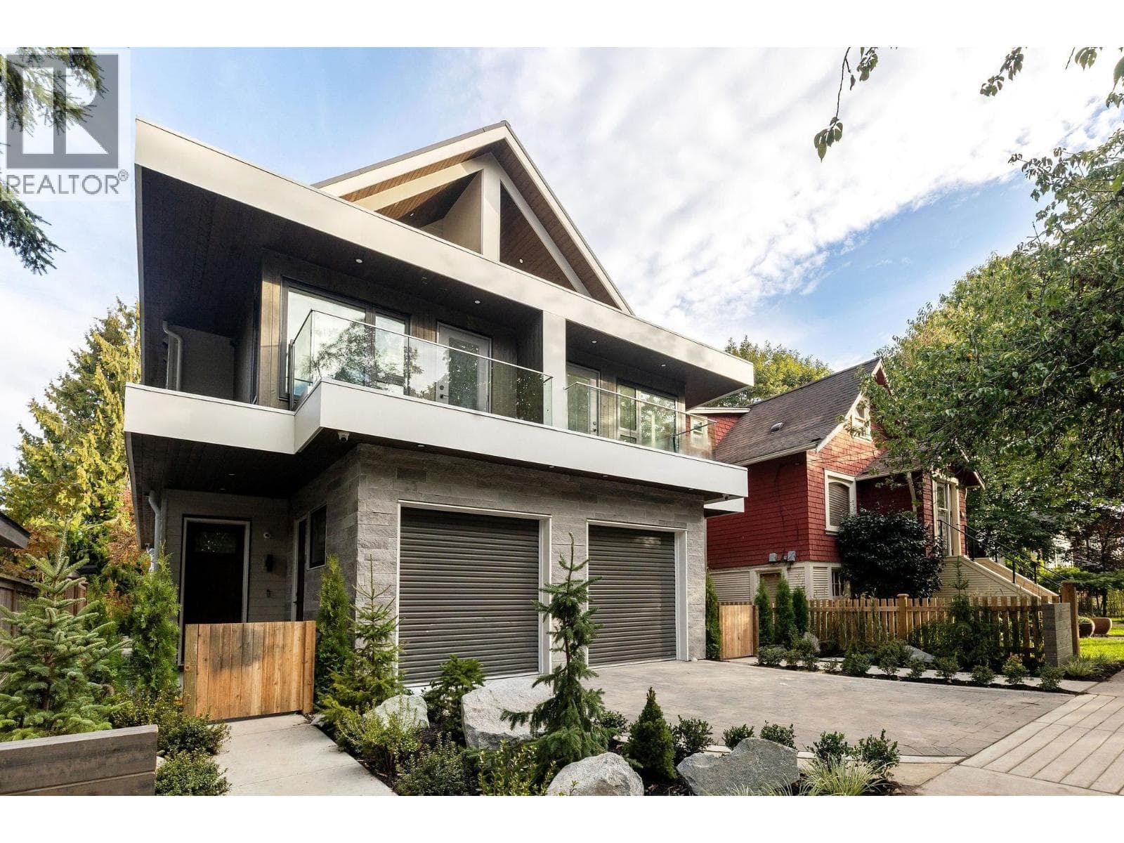 2 7 E 23RD AVENUE — Vancouver, British Columbia - Main photo