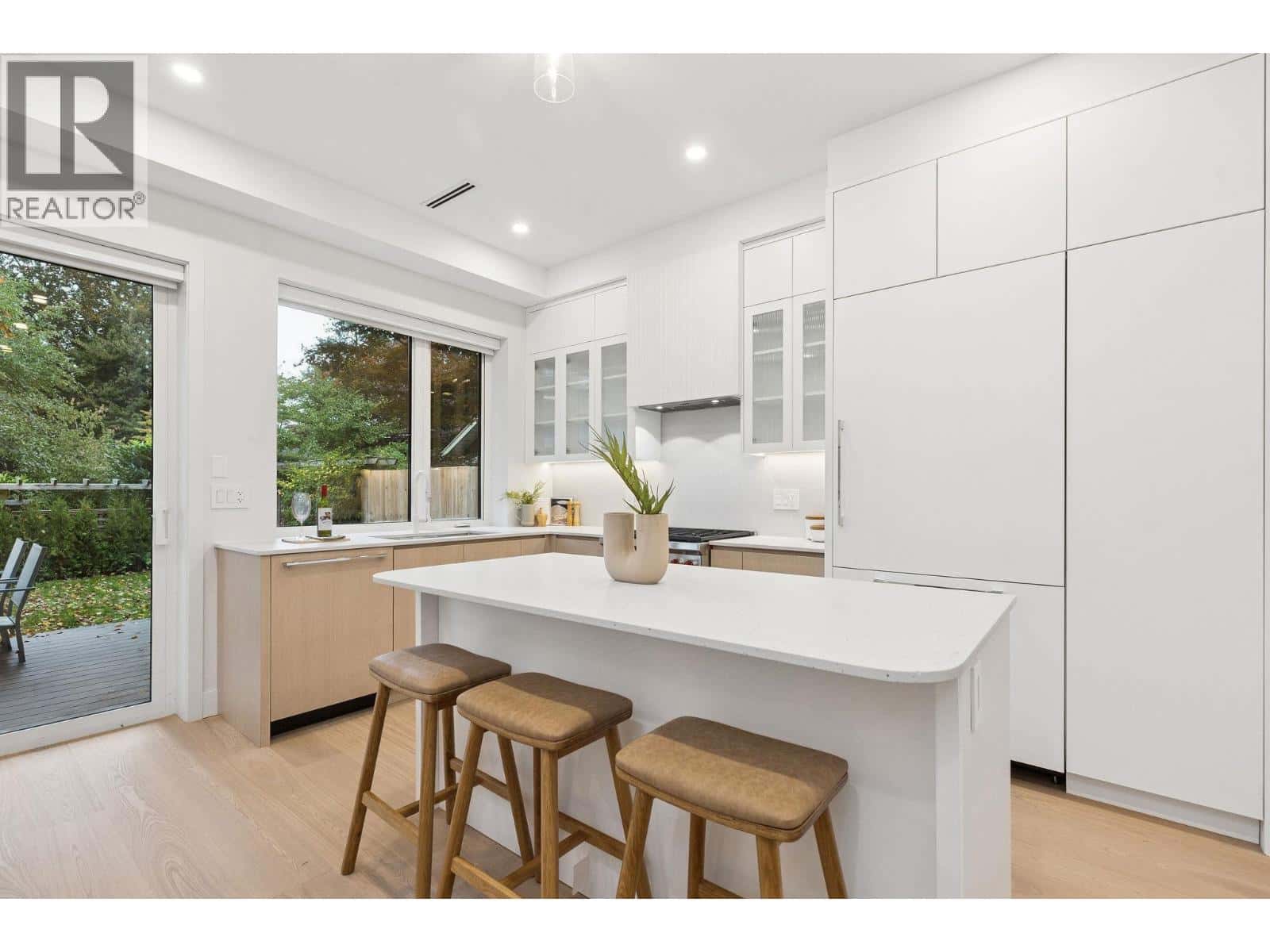 2 7 E 23RD AVENUE — Vancouver, British Columbia - Photo 5 of 23