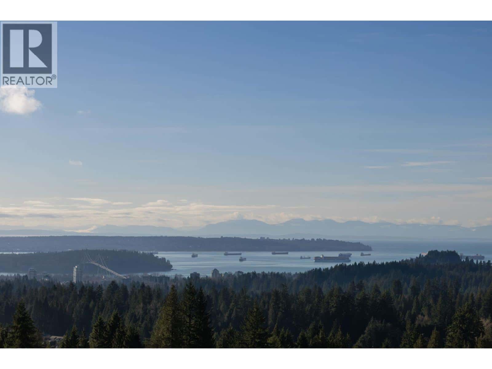 637 ALPINE COURT — North Vancouver, British Columbia - Photo 2 of 40