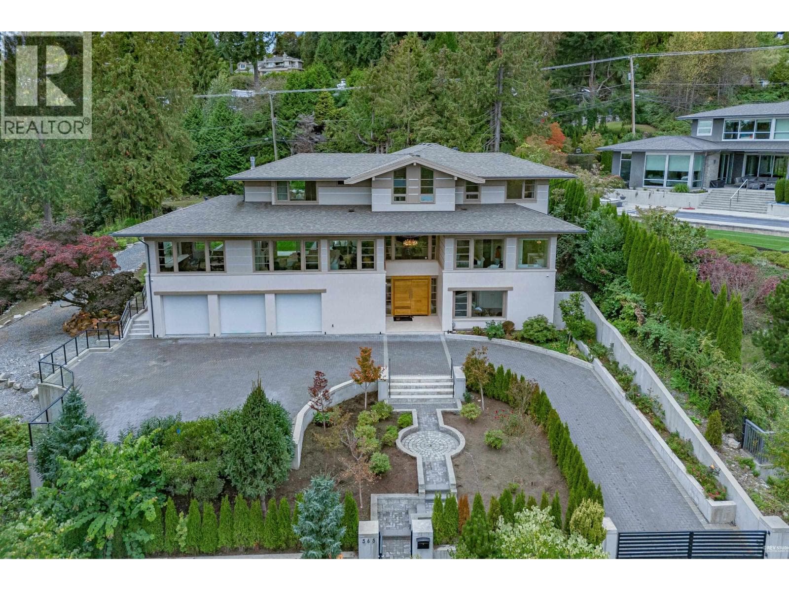 565 ROBIN HOOD ROAD — West Vancouver, British Columbia - Main photo