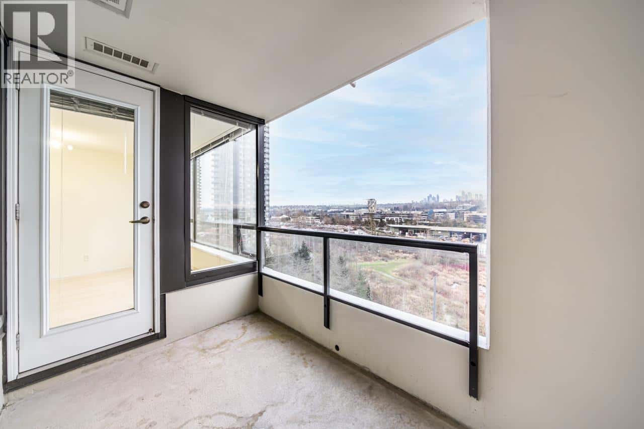 1105 4178 DAWSON STREET — Burnaby, British Columbia - Photo 4 of 26