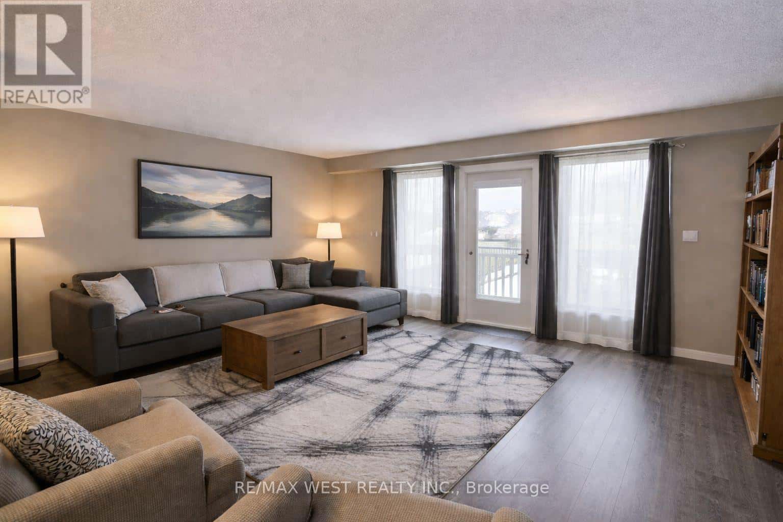 662 BALSAM CRESCENT — Oshawa (Lakeview), Ontario - Photo 2 of 3