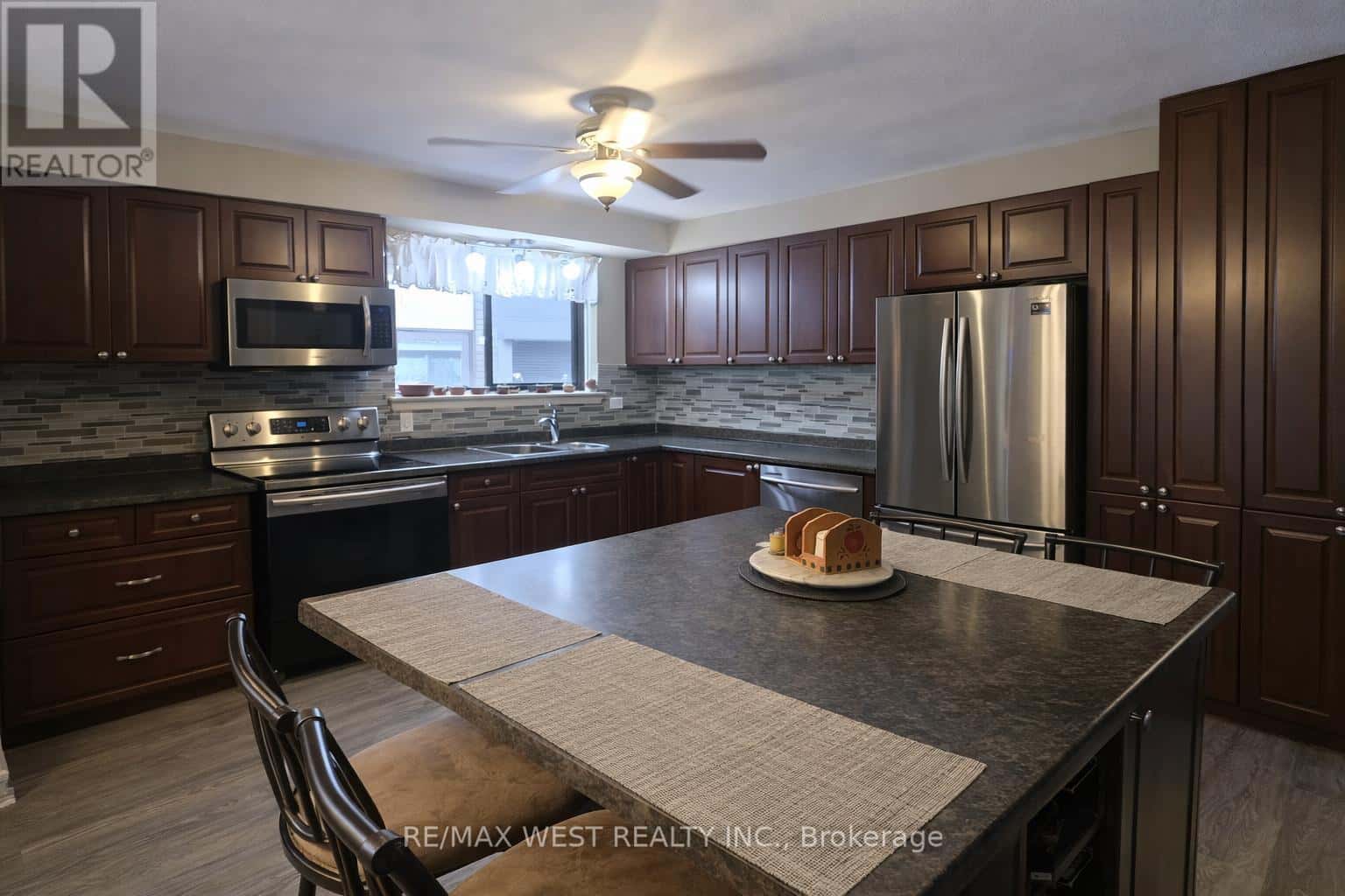 662 BALSAM CRESCENT — Oshawa (Lakeview), Ontario - Photo 3 of 3