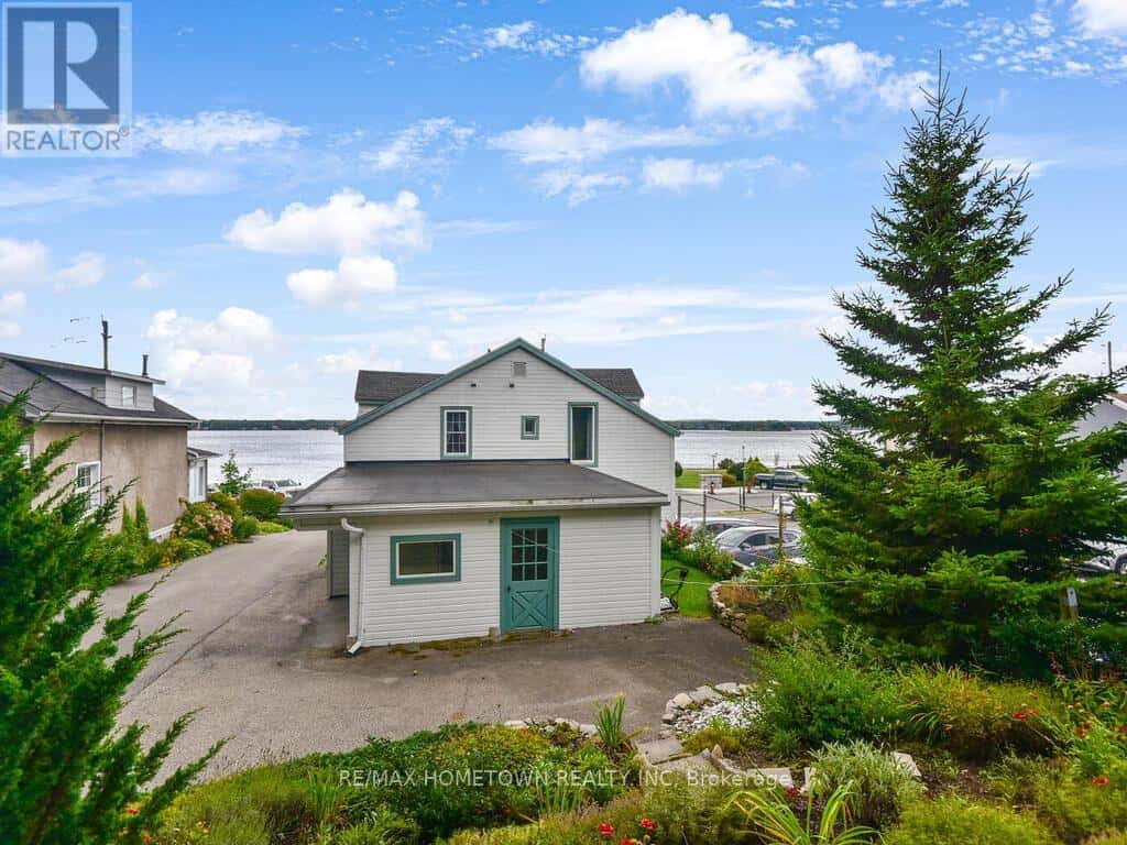 92 WATER STREET E — Brockville, Ontario - Photo 2 of 48