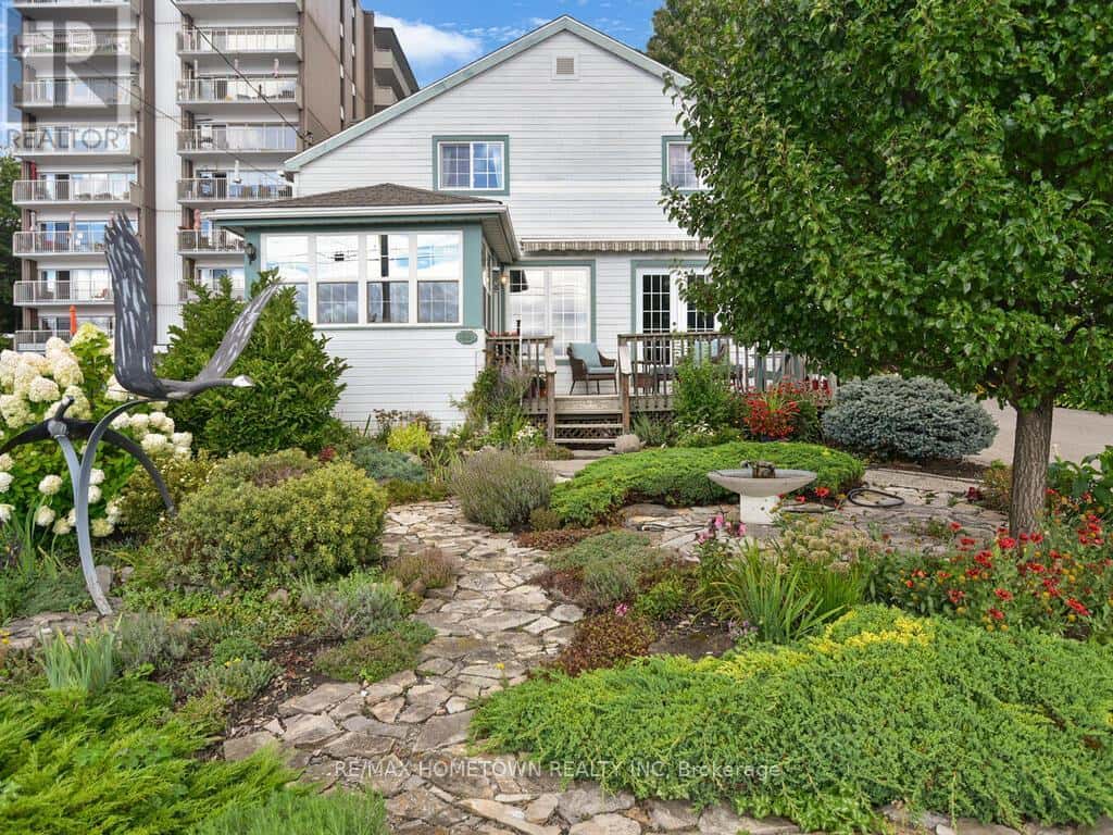 92 WATER STREET E — Brockville, Ontario - Photo 3 of 48