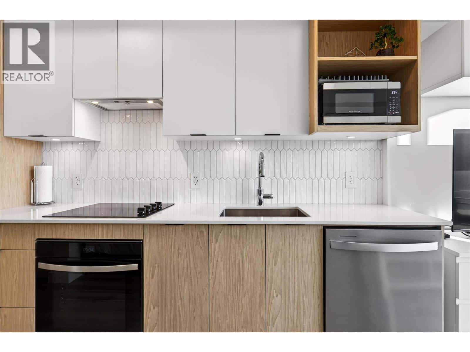 1488 Bertram Street Unit# 2606 — Kelowna, British Columbia - Photo 4 of 44