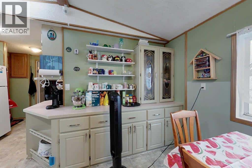 92, 812 6th Avenue SW — Slave Lake, Alberta - Photo 4 of 19