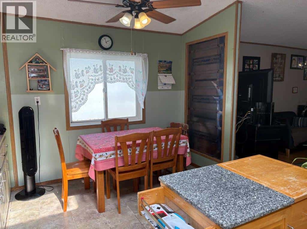 92, 812 6th Avenue SW — Slave Lake, Alberta - Photo 2 of 19