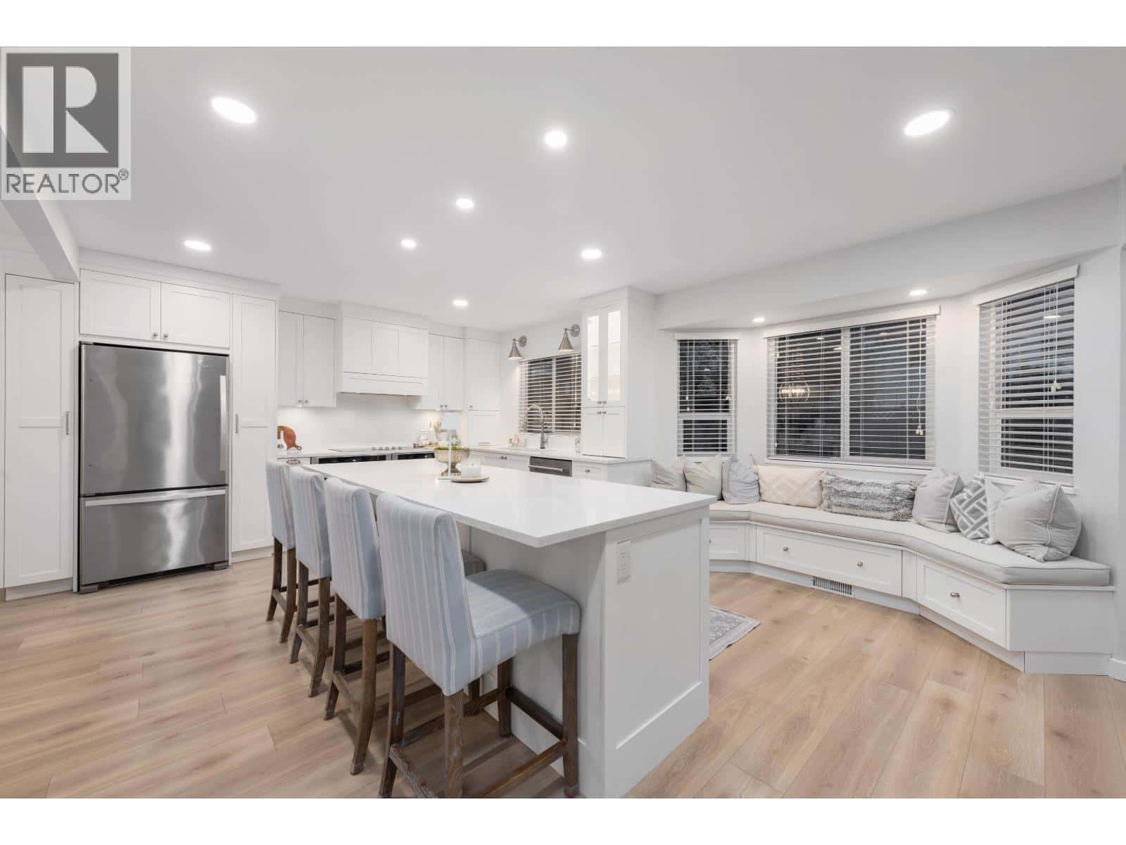 8640 DELAWARE ROAD — Richmond, British Columbia - Photo 2 of 37