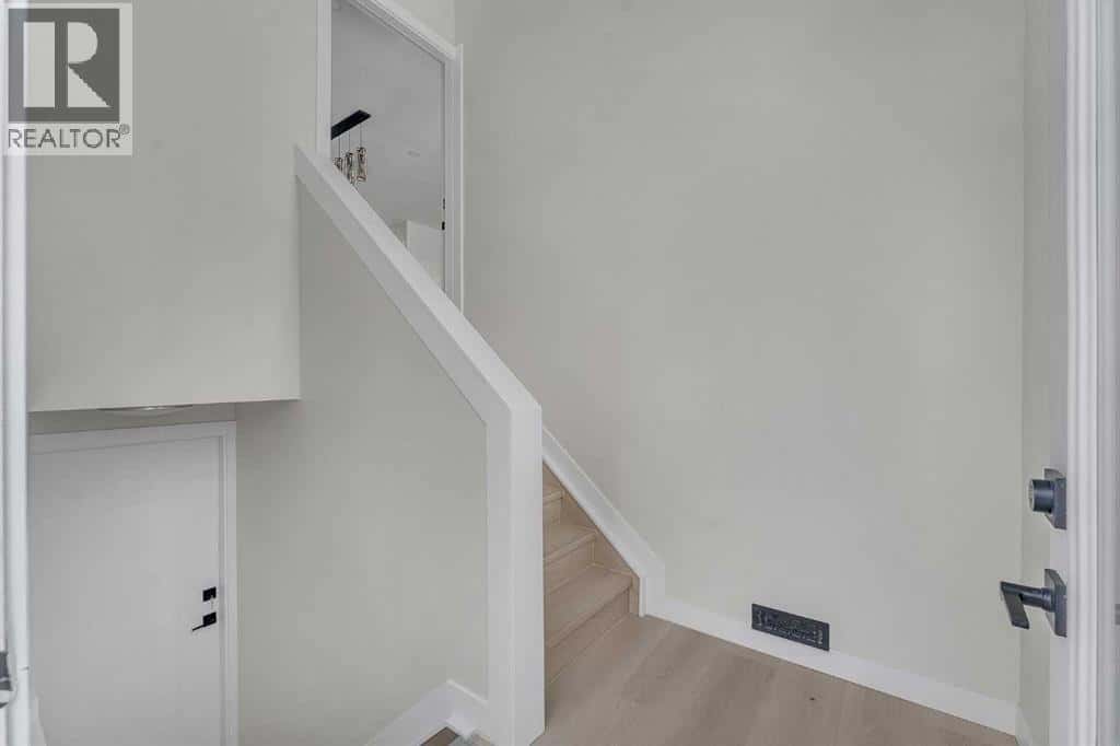 8420 Centre Street NE — Calgary, Alberta - Photo 5 of 37