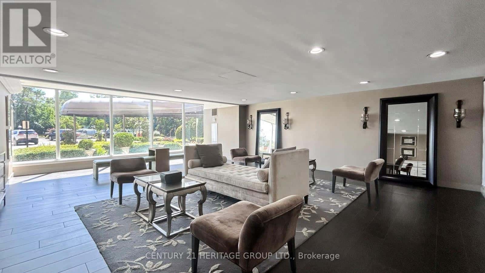 PH7 - 7811 YONGE STREET — Markham (Thornhill), Ontario - Photo 5 of 39