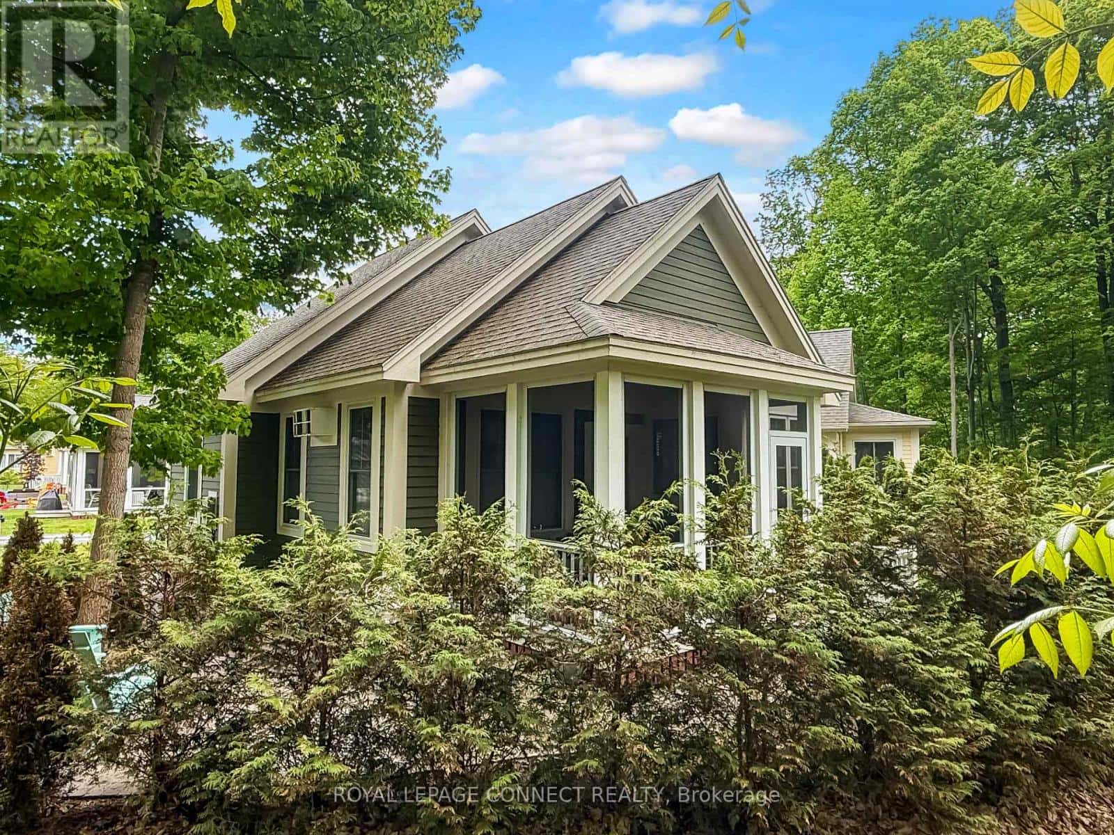 199 - 32 HOLLOW LANE — Prince Edward County (Athol Ward), Ontario - Photo 2 of 40