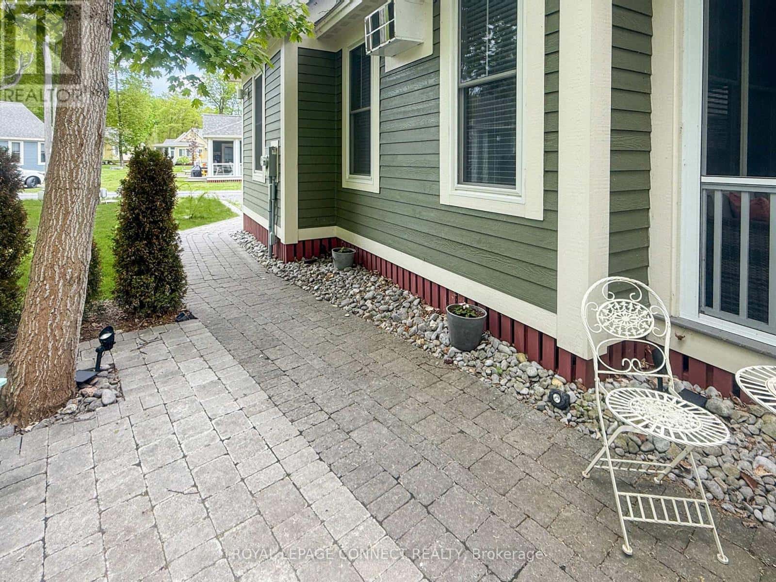 199 - 32 HOLLOW LANE — Prince Edward County (Athol Ward), Ontario - Photo 5 of 40