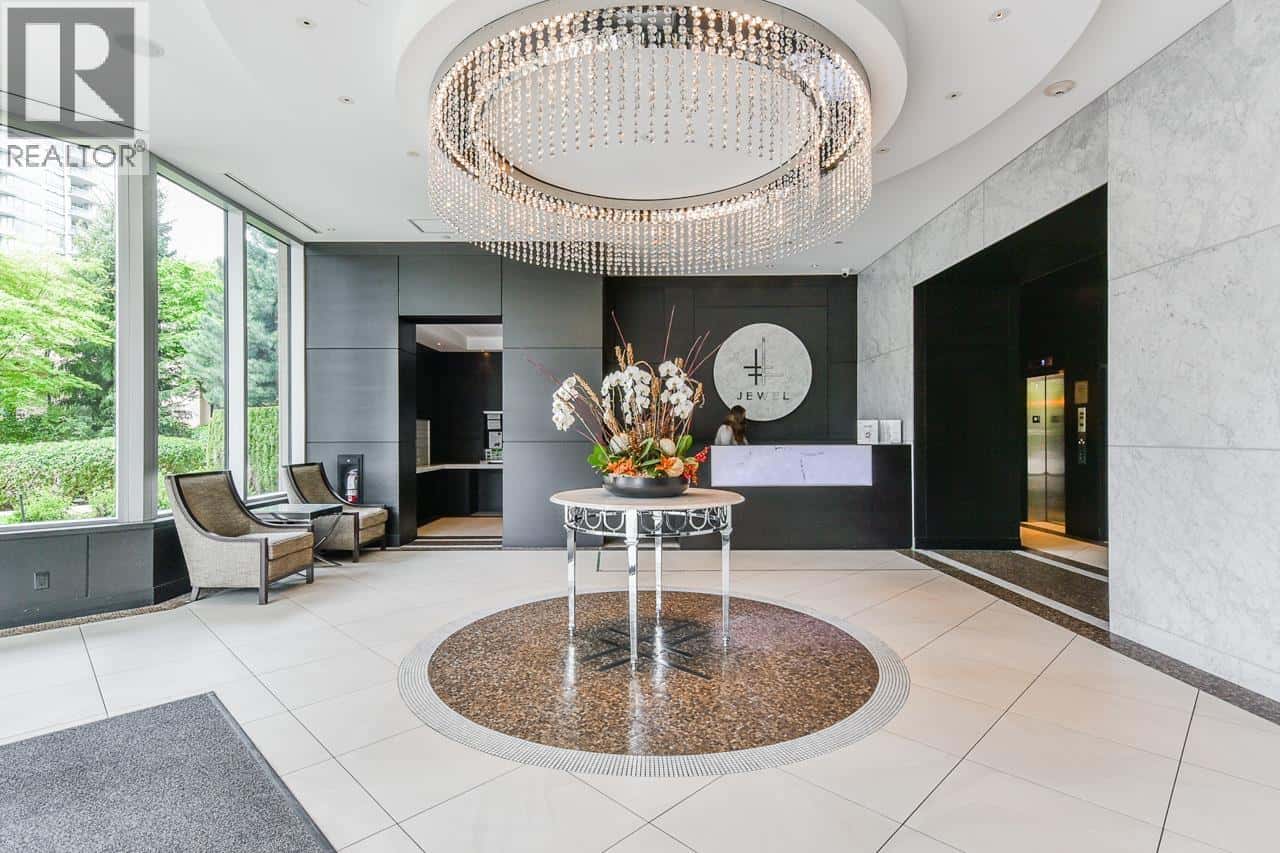 1302 6168 WILSON AVENUE — Burnaby, British Columbia - Photo 4 of 40