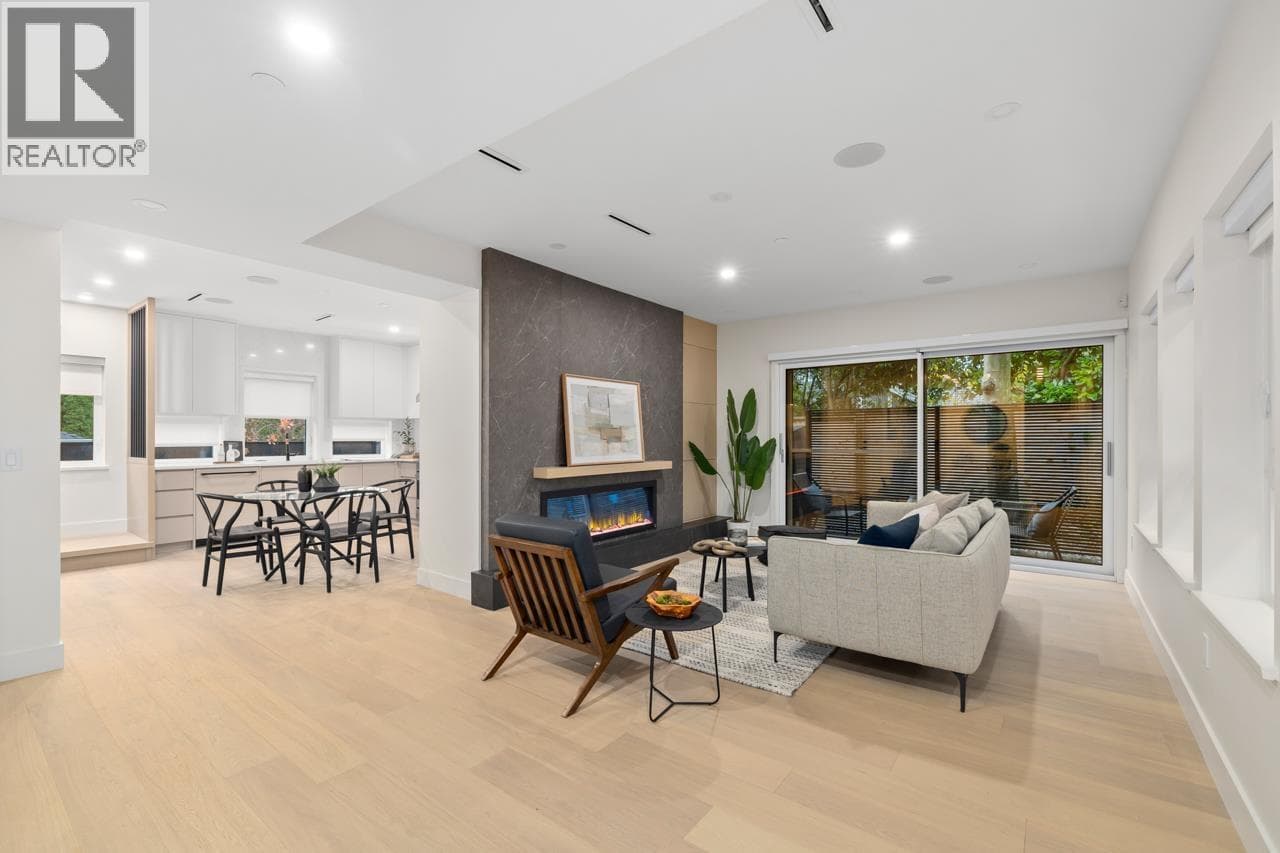 2430 W 49TH AVENUE — Vancouver, British Columbia - Main photo