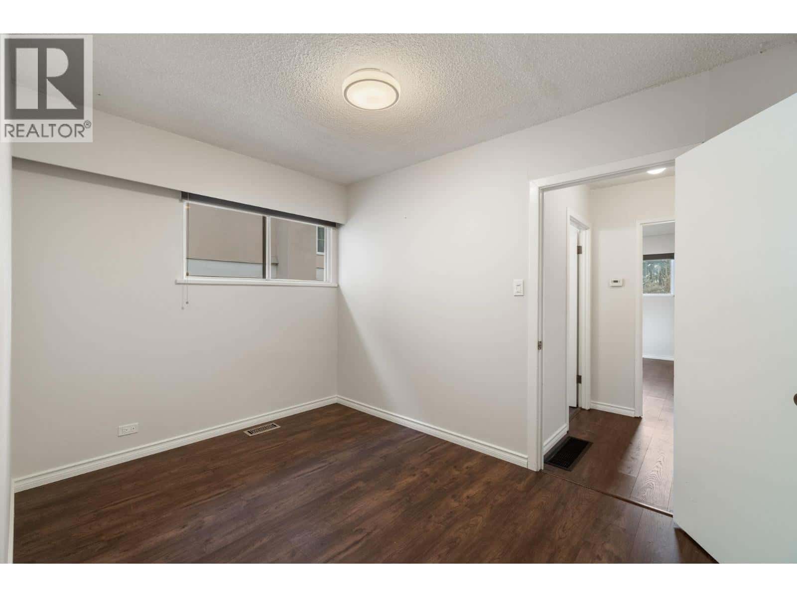 2611 PARKER STREET — Vancouver, British Columbia - Photo 5 of 14