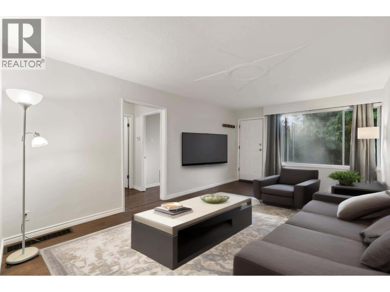 2611 PARKER STREET — Vancouver, British Columbia - Photo 3 of 14