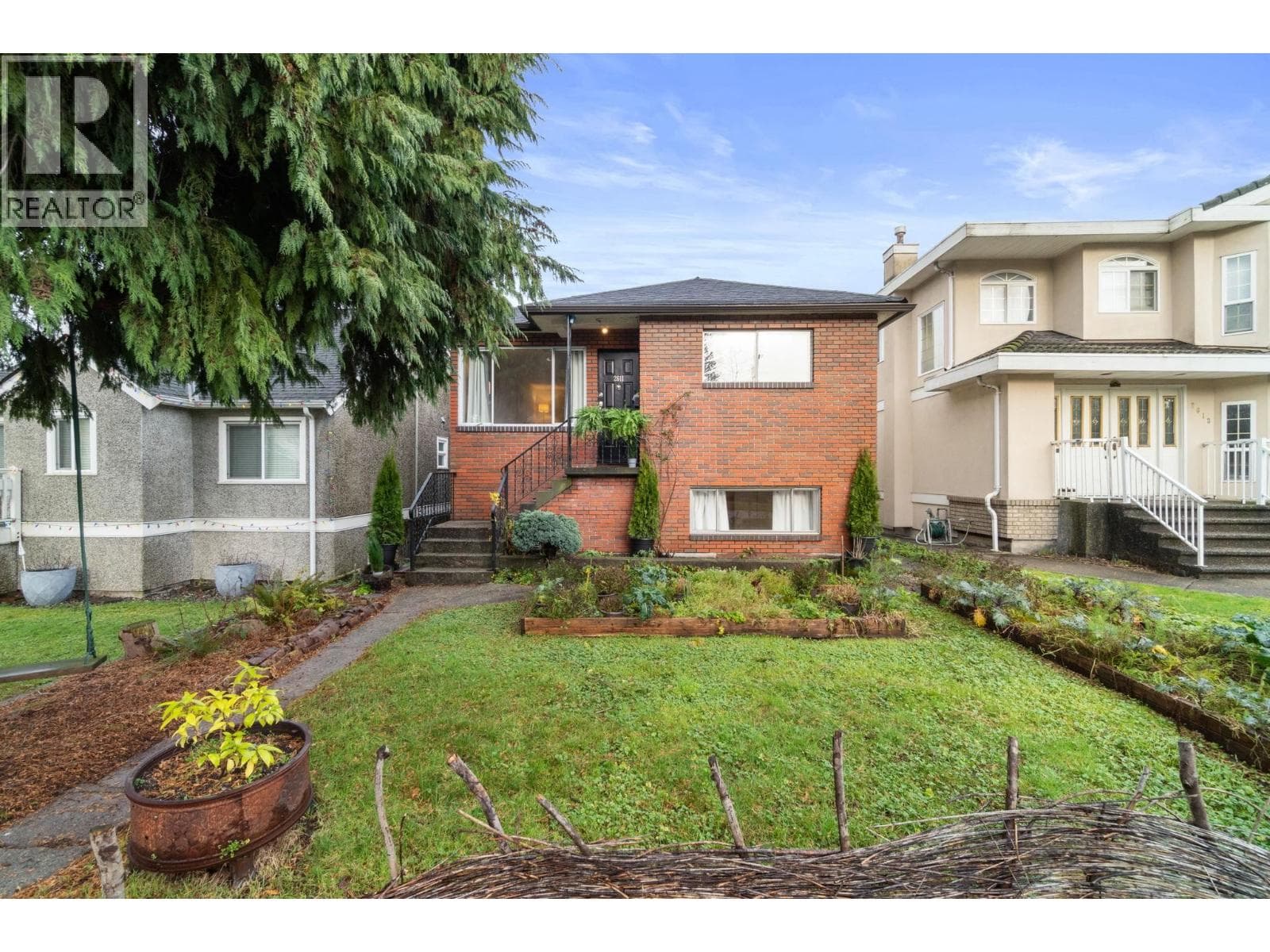 2611 PARKER STREET — Vancouver, British Columbia - Main photo