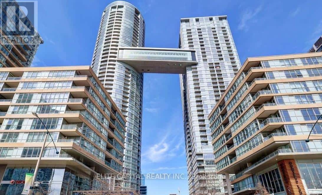 Toronto (Waterfront Communities) — Toronto (Waterfront Communities) - Photo 2 of 2