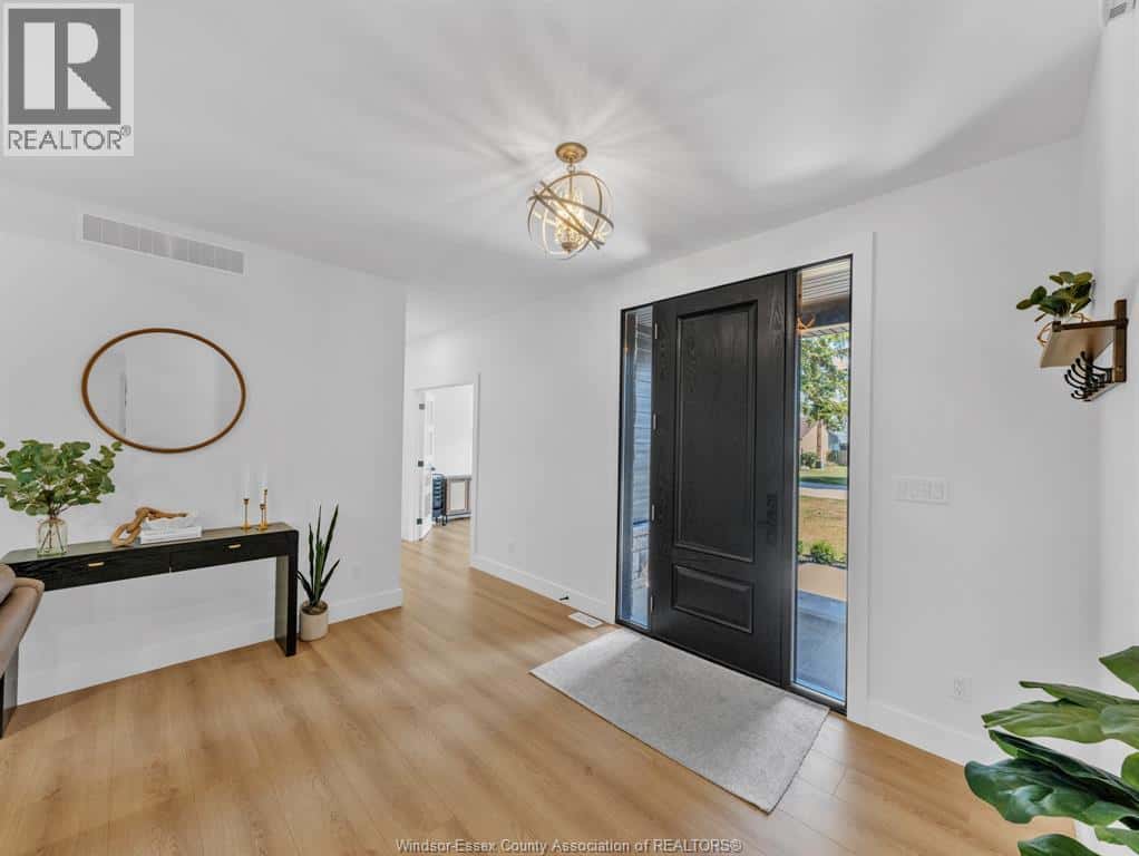 1499 FULLER DRIVE — Kingsville, Ontario - Photo 5 of 49