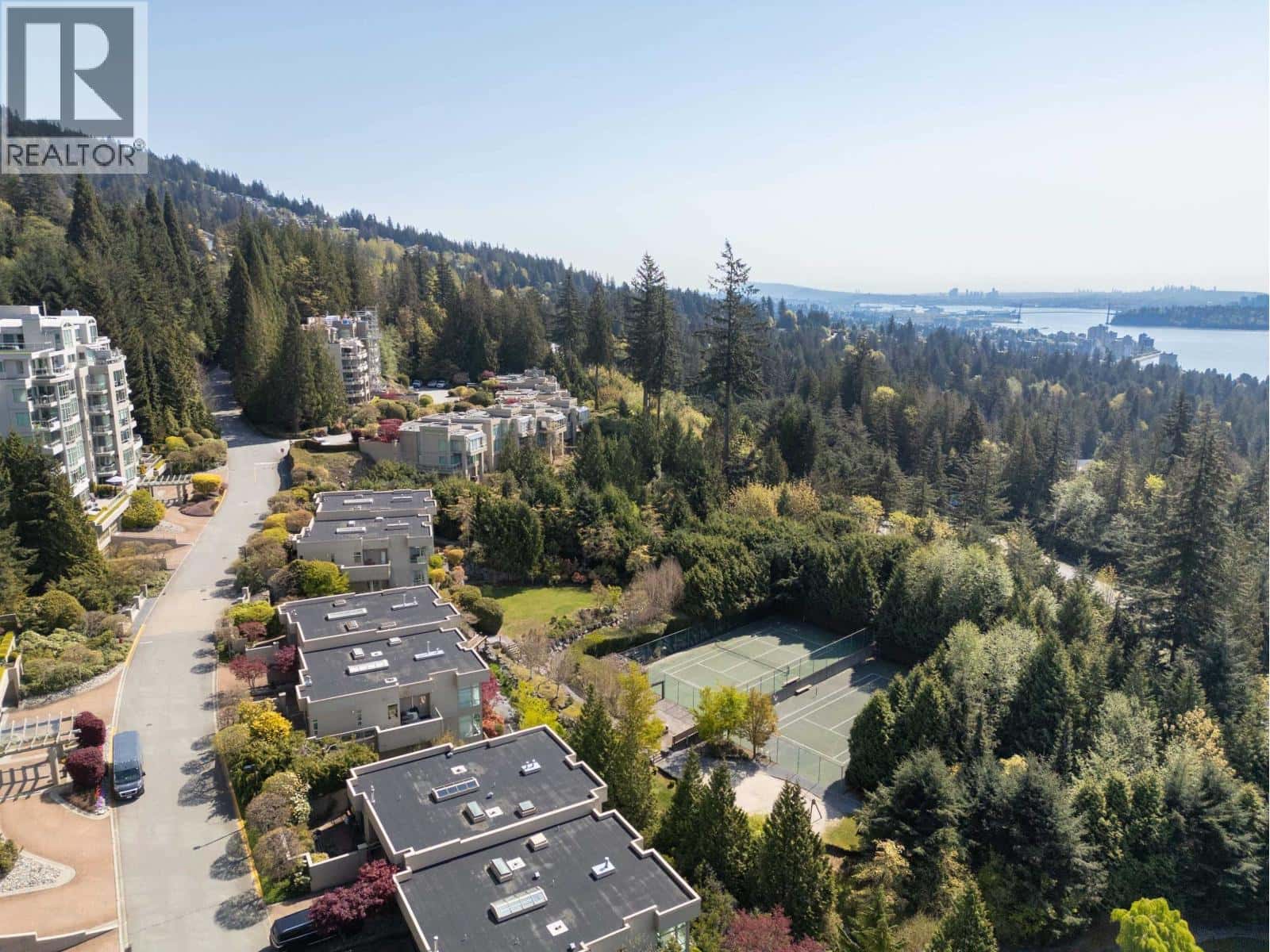 3112 DEER RIDGE DRIVE — West Vancouver, British Columbia - Photo 3 of 40