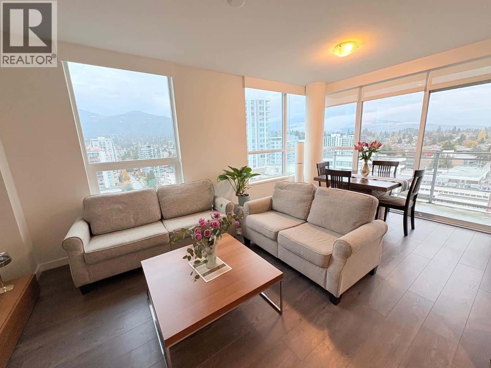 1609 125 E 14TH STREET — North Vancouver, British Columbia - Photo 5 of 27