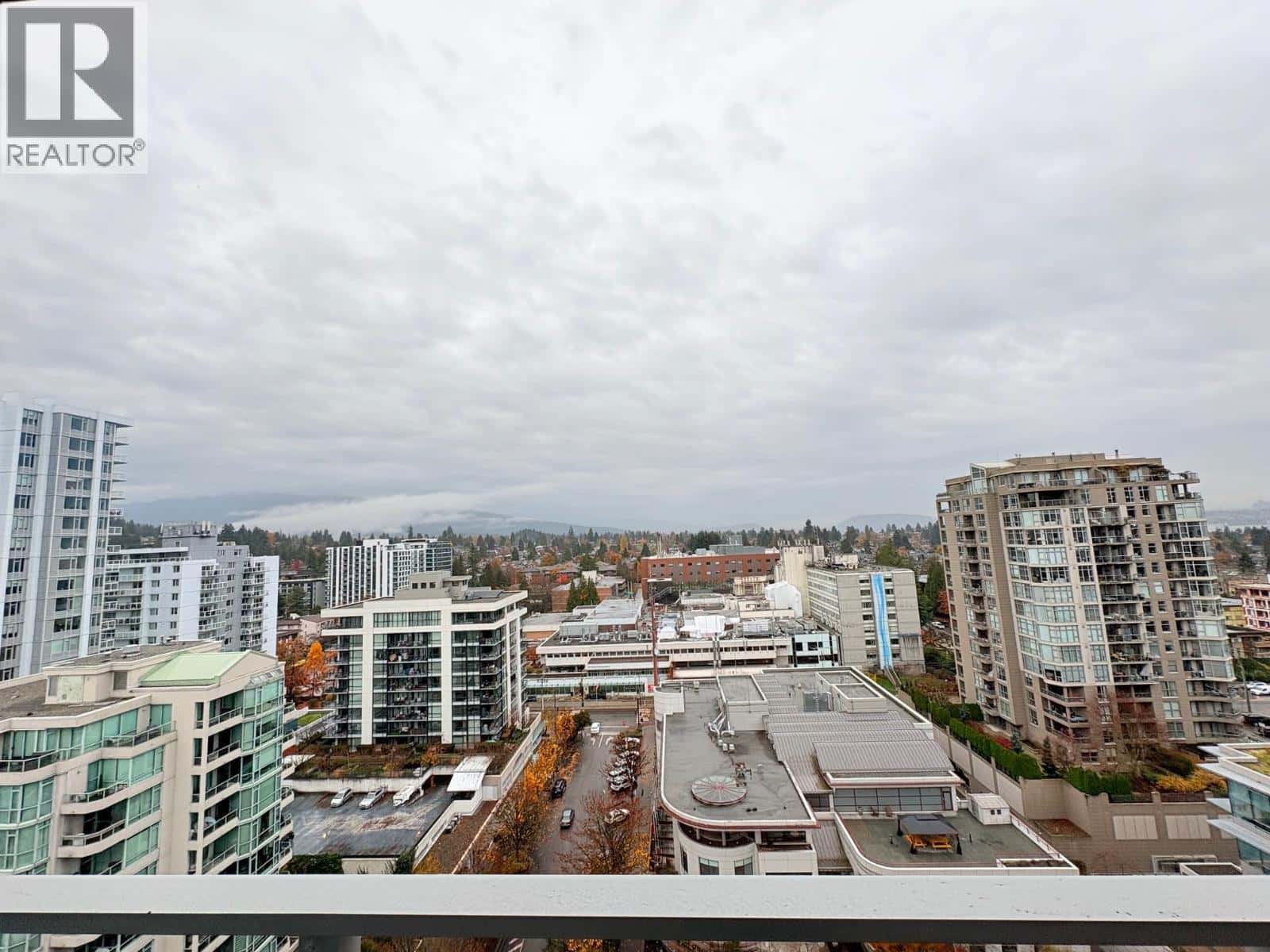 1609 125 E 14TH STREET — North Vancouver, British Columbia - Photo 2 of 27