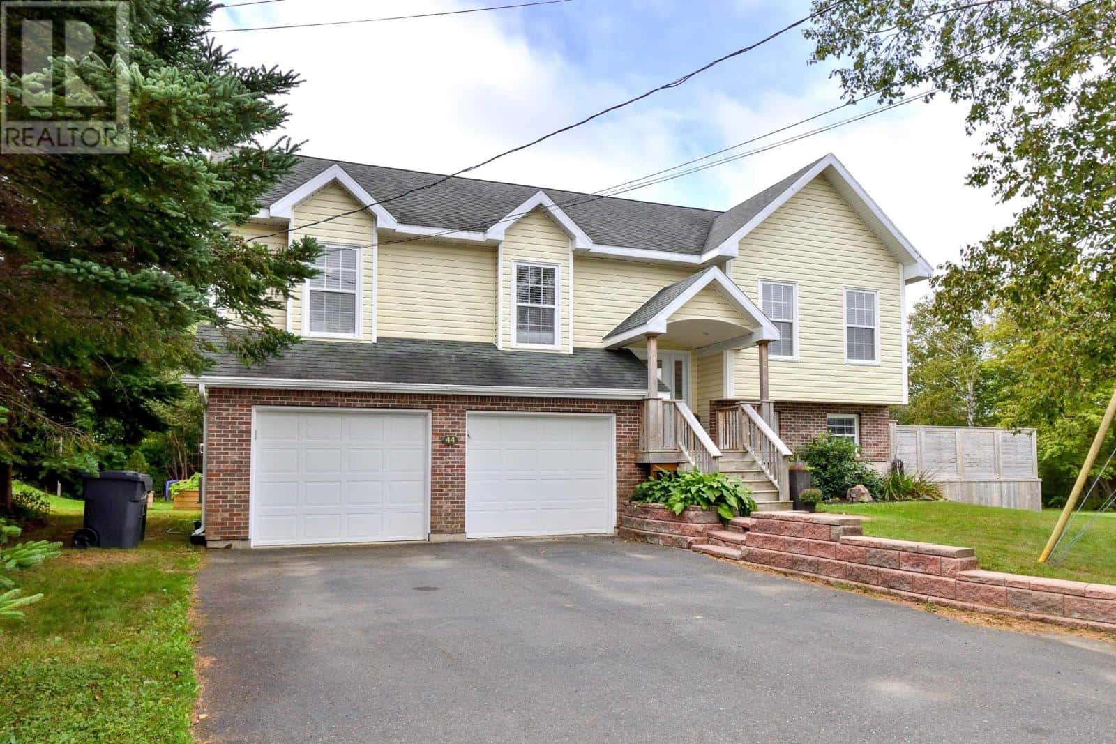 44 Ferndell Crescent — Sydney, Nova Scotia - Photo 3 of 92