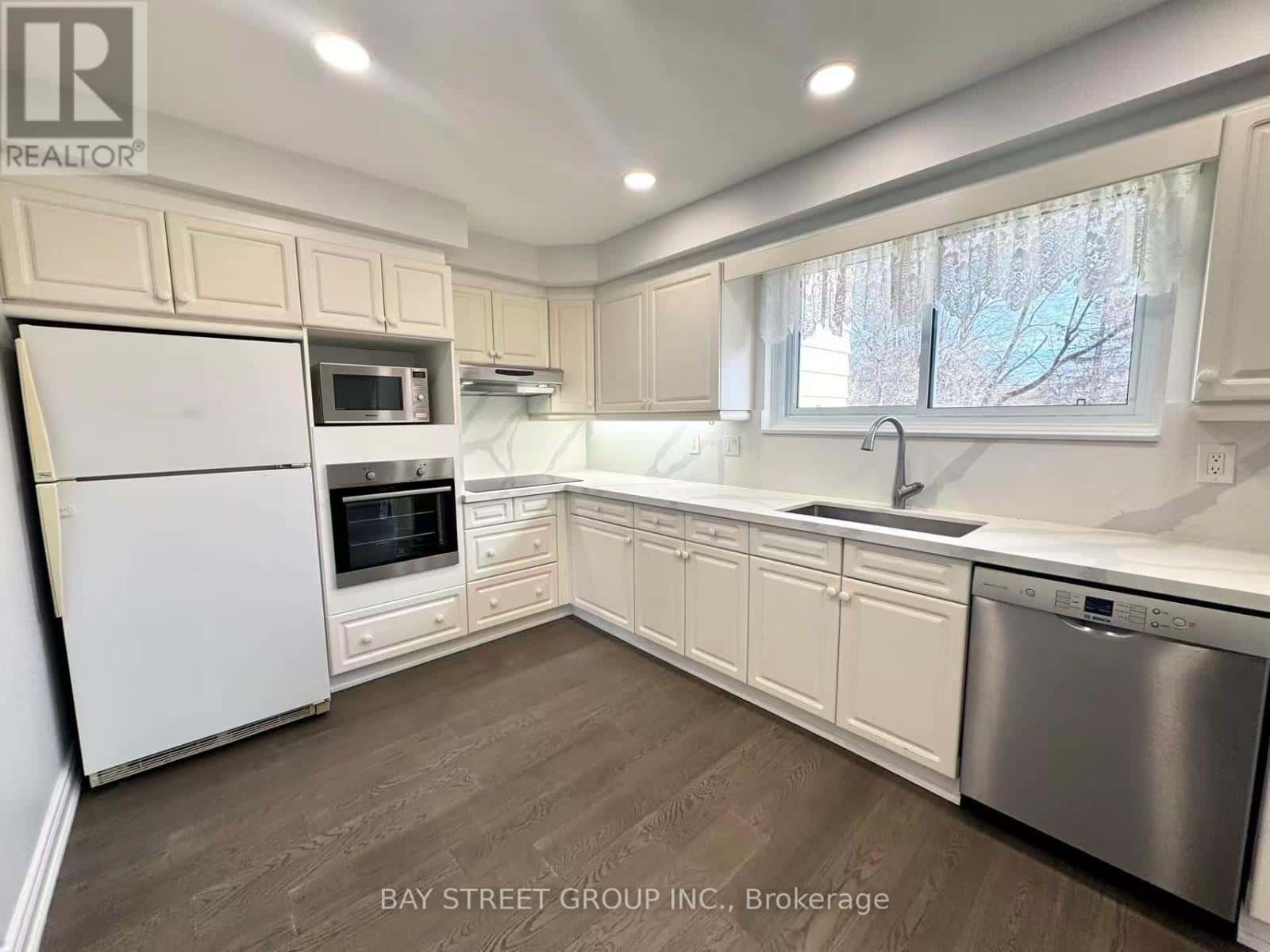 55 TAYLOR ROAD — Ajax (South East) - Photo 3 of 22