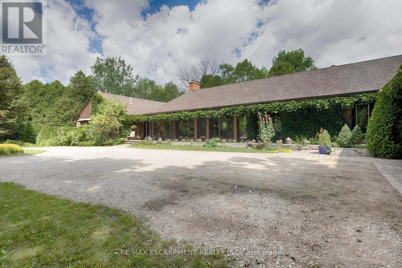 302783 DOUGLAS STREET — West Grey, Ontario - Photo 2 of 50