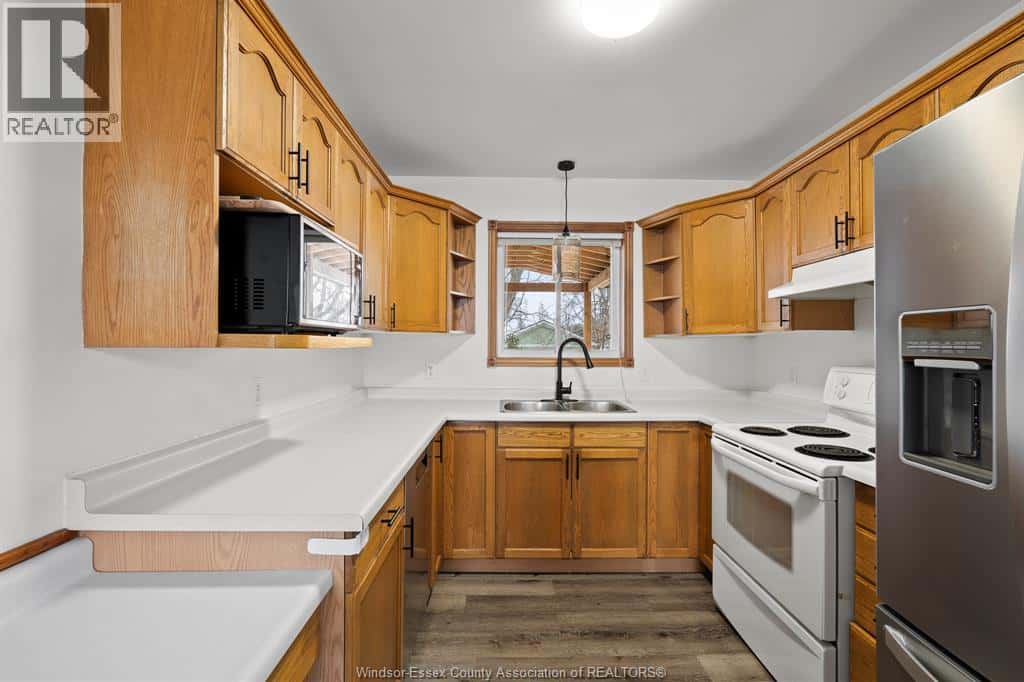 840 LAWNDALE AVENUE — Kingsville, Ontario - Photo 3 of 45