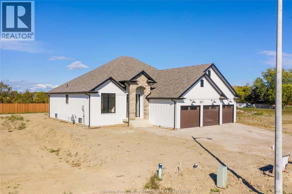 651 SUMMIT — Lakeshore, Ontario - Photo 2 of 46