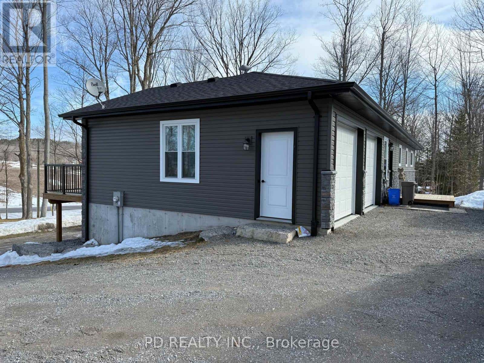 2 EAST STREET — Kawartha Lakes (Manvers), Ontario - Photo 2 of 50