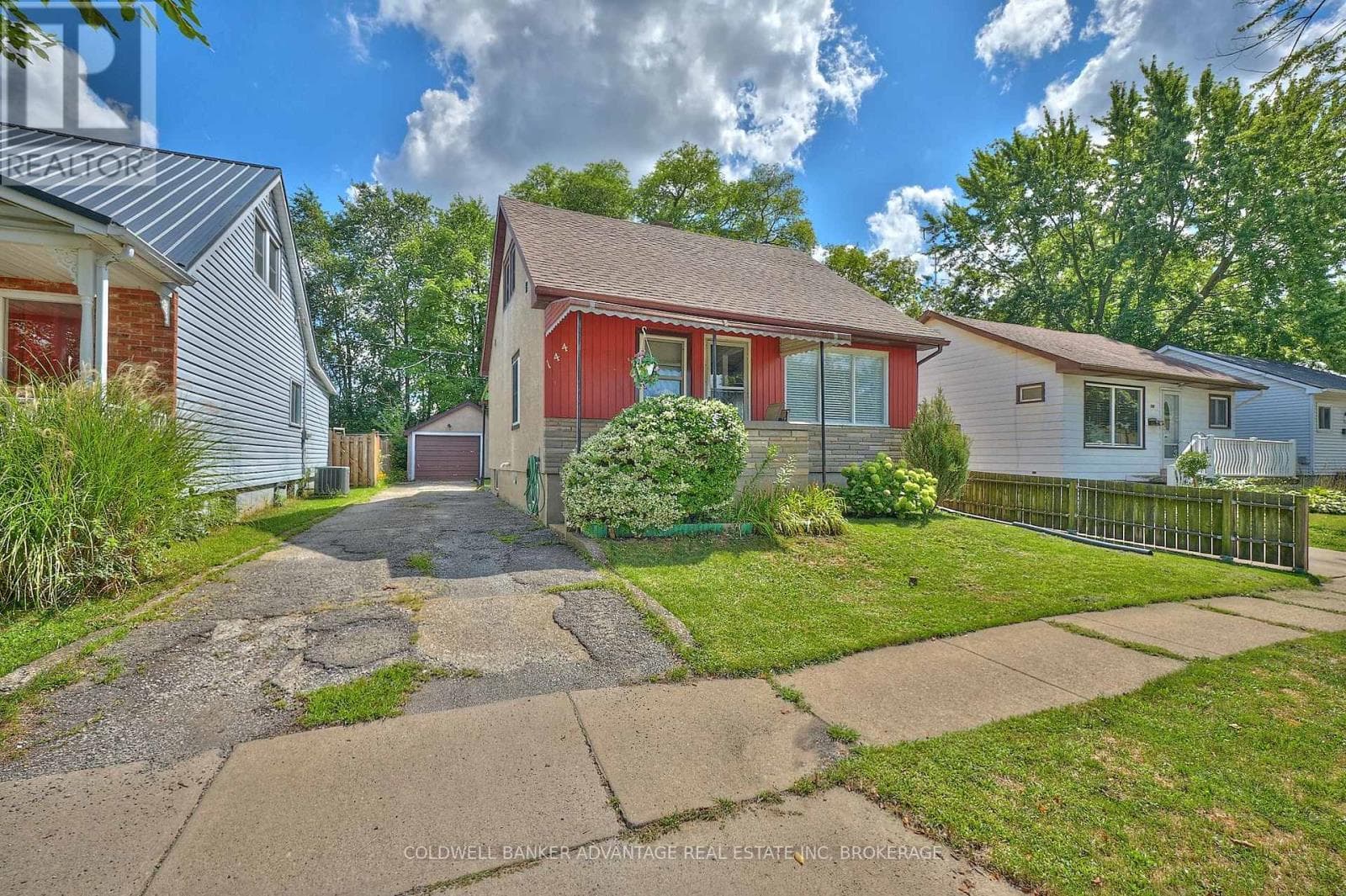 144 DUNKIRK ROAD — Welland (Lincoln/Crowland), Ontario - Main photo