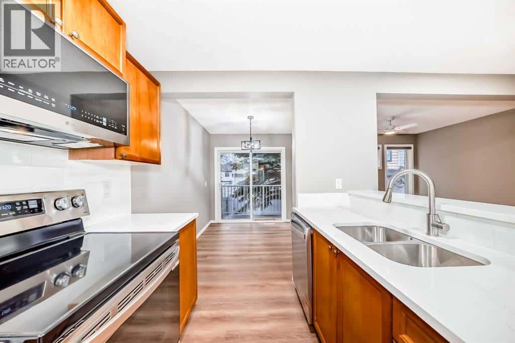 30 Citadel Estates Manor NW — Calgary, Alberta - Photo 5 of 20