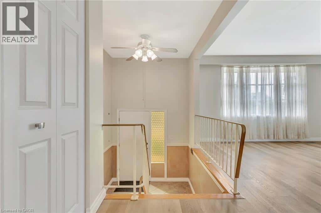 528 HAVELOCK Drive — Waterloo, Ontario - Photo 5 of 32