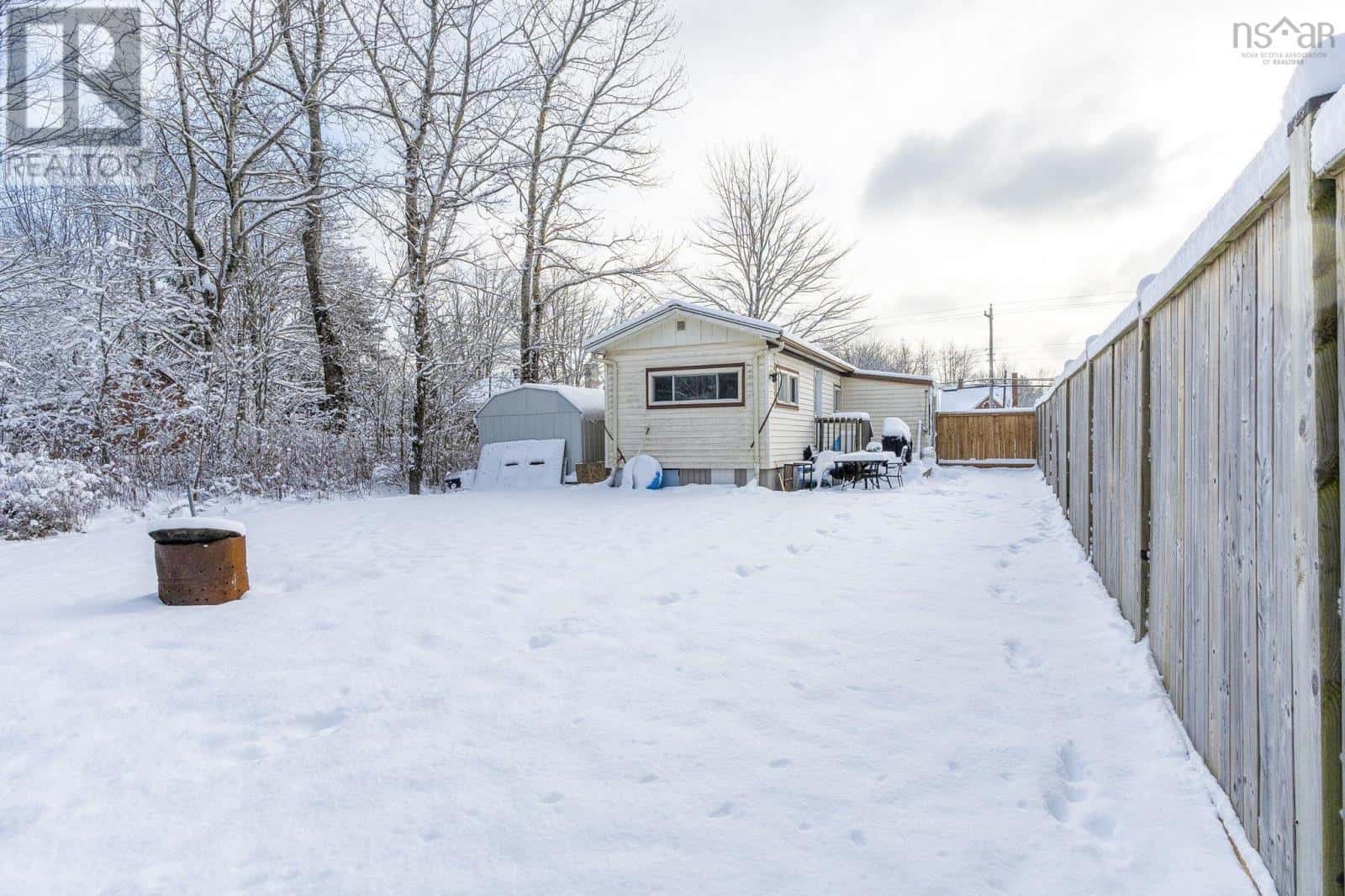 1126 Highway 2 — Lantz, Nova Scotia - Photo 4 of 44