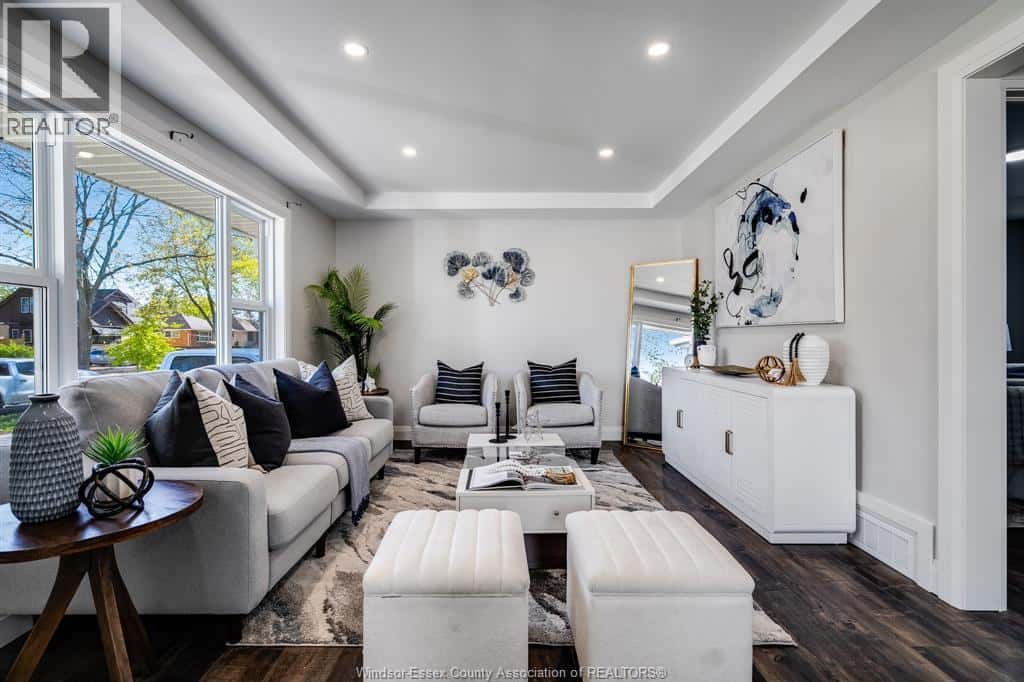 1451 Olive — Windsor, Ontario - Photo 3 of 35