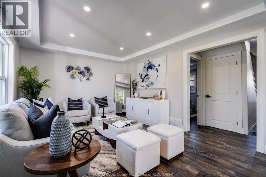 1451 Olive — Windsor, Ontario - Photo 2 of 35