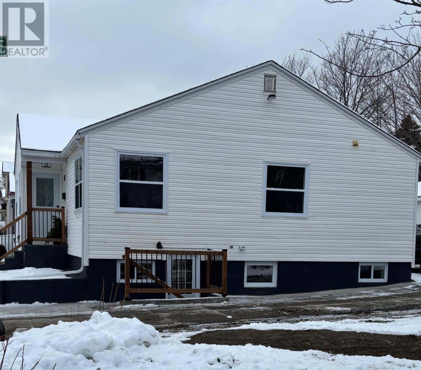 84 Cornwall Avenue — St. John's, Newfoundland & Labrador - Photo 4 of 43