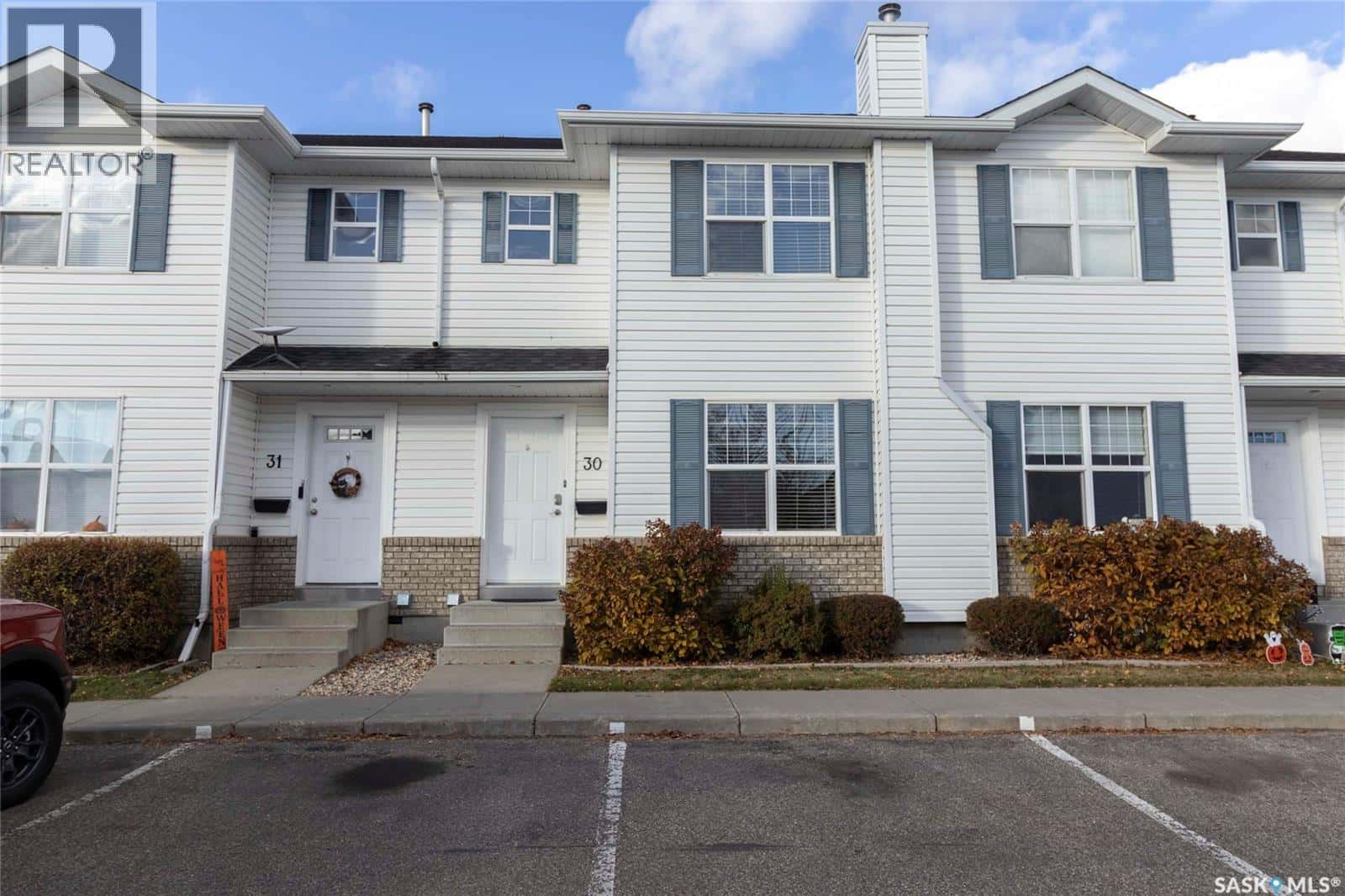 30 203 Herold TERRACE — Saskatoon, Saskatchewan - Photo 2 of 37